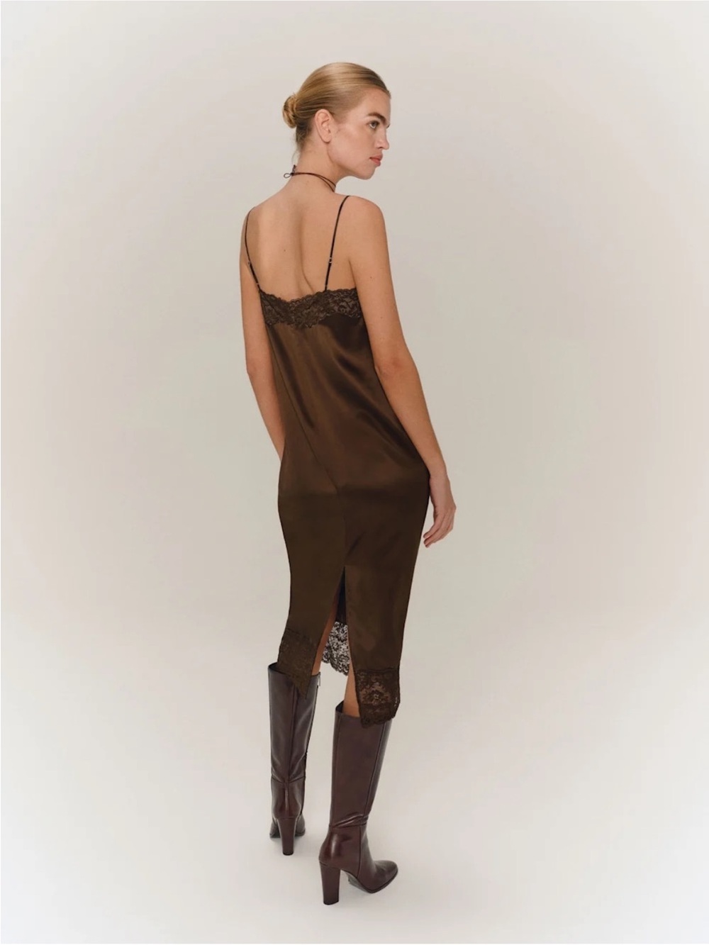 Silk reformation dress in moss green - Picture 2 of 11